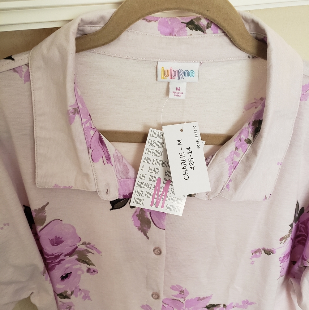Lularoe "Charlie" style blouse NWT, size M